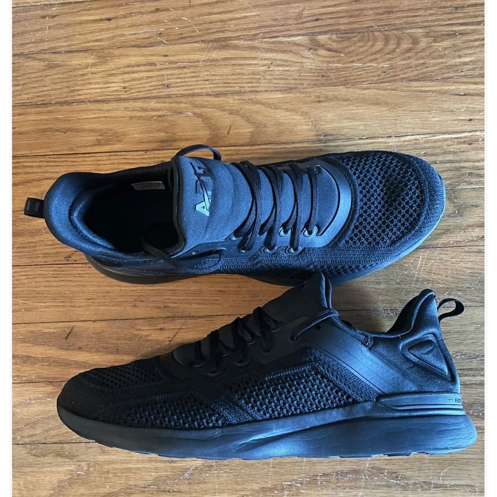 APL TechLoom Tracer all black size 11.5